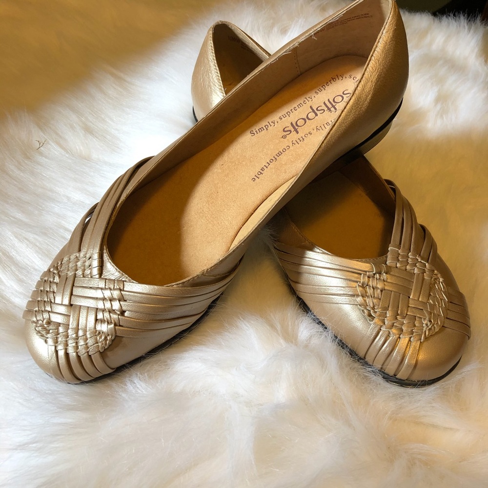 NWOT Softspots Gold Flats 10 WW